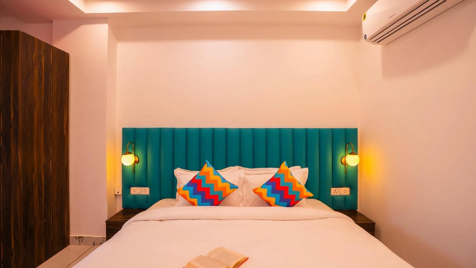 Gostops Plus Gurugram, Baani Square Gurgáon Hostel