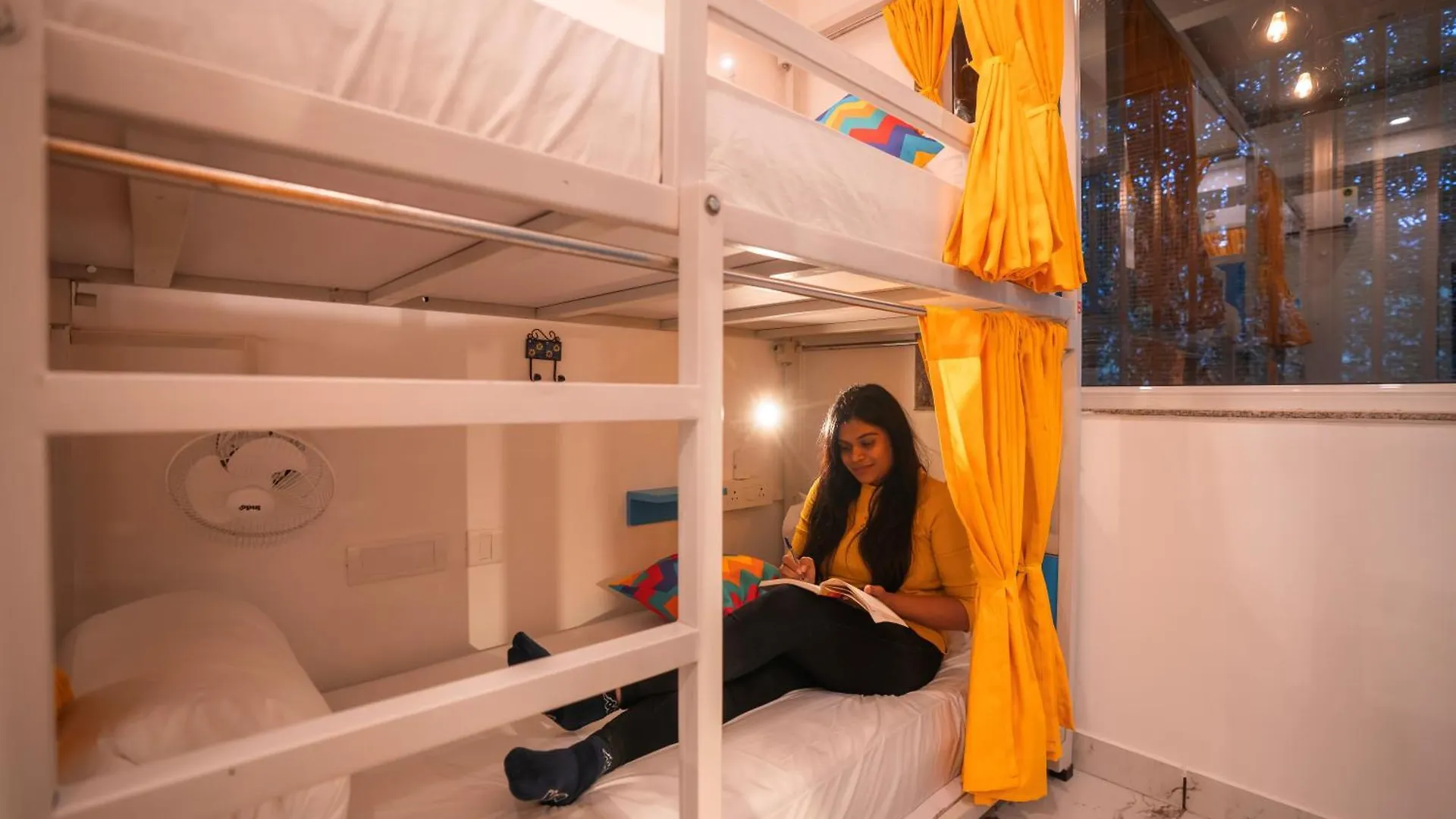 Gostops Plus Gurugram, Baani Square Gurgáon 0*,  Indie