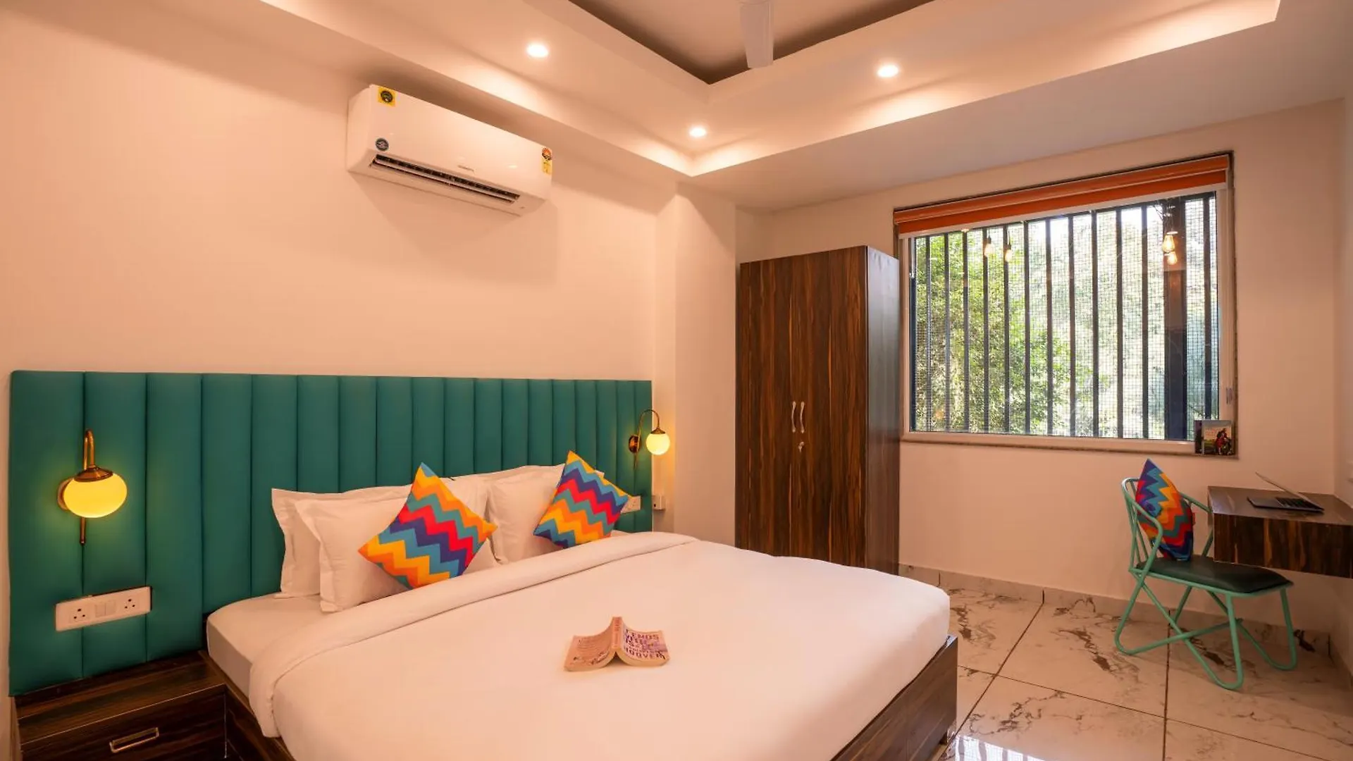 Gostops Plus Gurugram, Baani Square Gurgáon Hostel