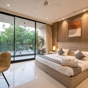 4* Hotel The Lodgers Luxury Near Golf Course Road