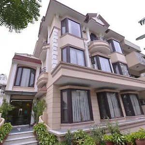 3* Hotel The Maple Leaf @ Dlf Cyber