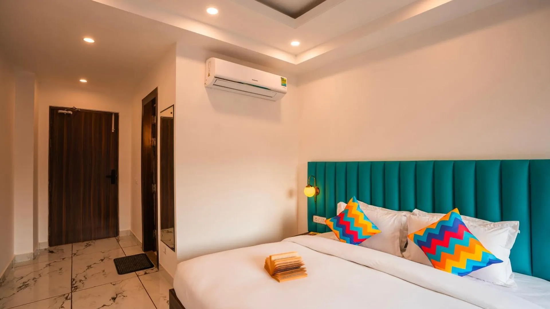 Gostops Plus Gurugram, Baani Square Gurgaon Hostel