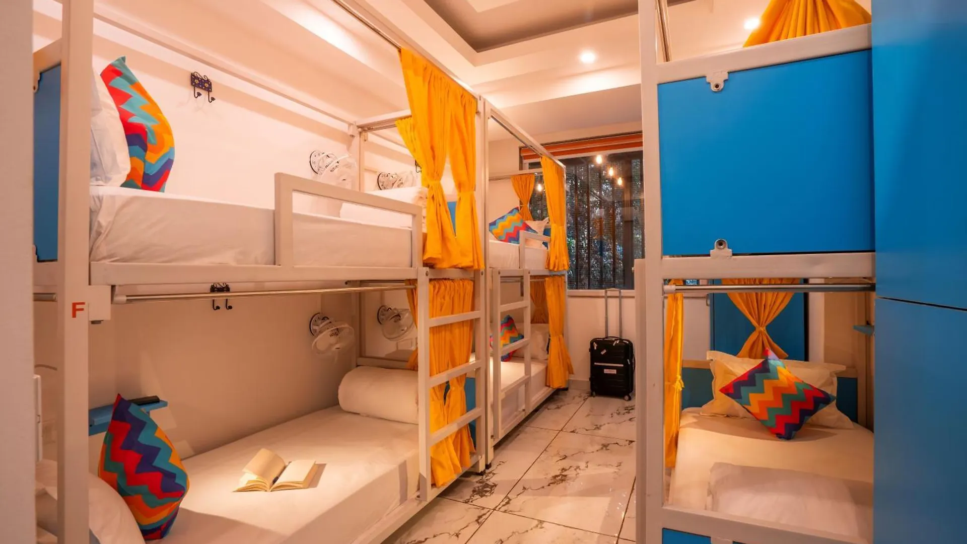 Hostel Gostops Plus Gurugram, Baani Square Gurgaon