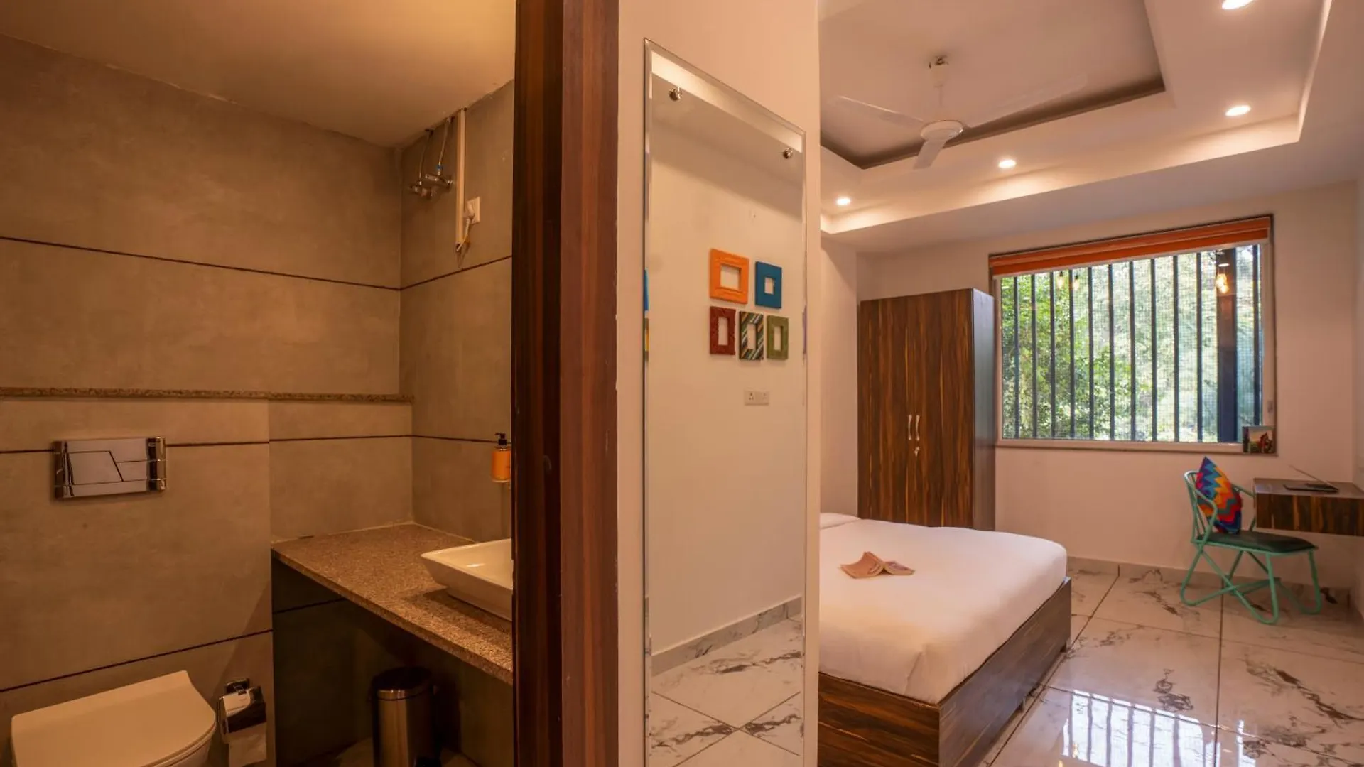 Gostops Plus Gurugram, Baani Square Gurgaon Hostel